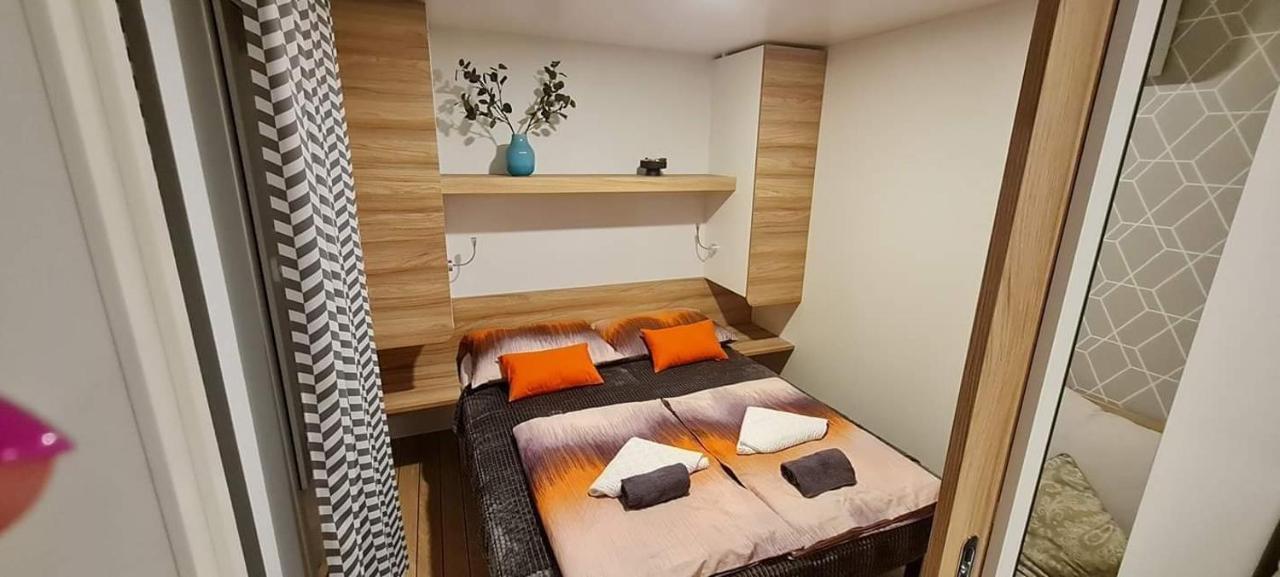 Mobile Home Stella III Biograd Na Moru Биоград на Мору Екстериор снимка